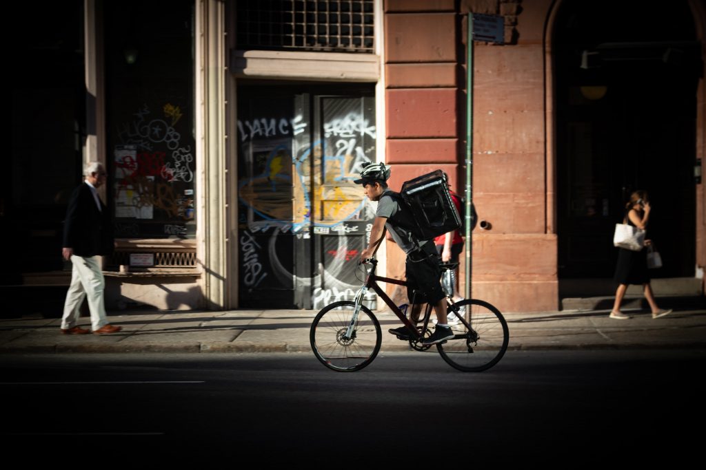 entregador-na-bicicleta